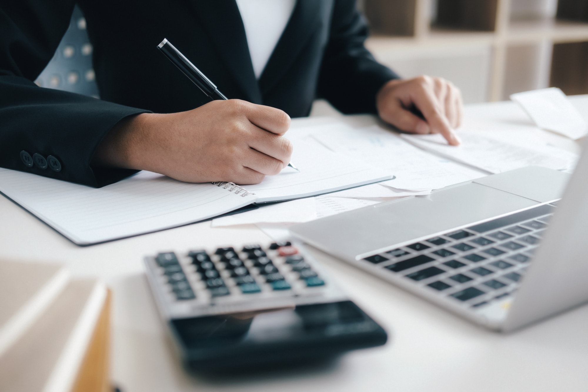 Accountant calculate the cash bill.